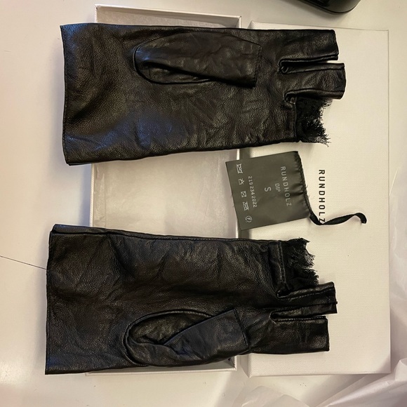 New in box. Rundholz Dip tulle detail leather gloves - Picture 6 of 6